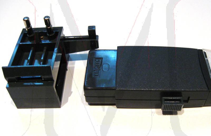 RECHARGEABLE FLASHLIGHT