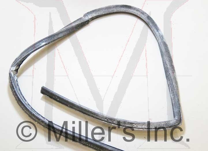 SIDE WINDOW SEAL - LEFT